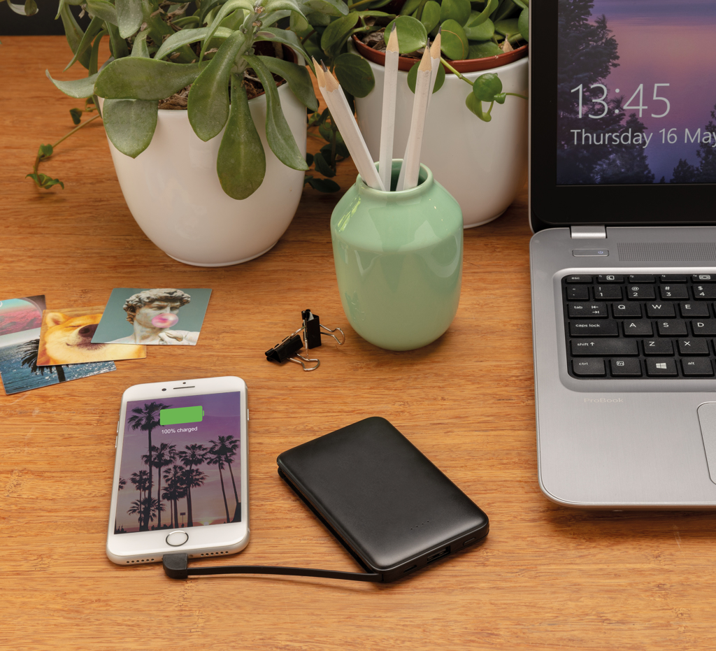 Powerbank 5.000 mAh de bolsillo con cables integrados