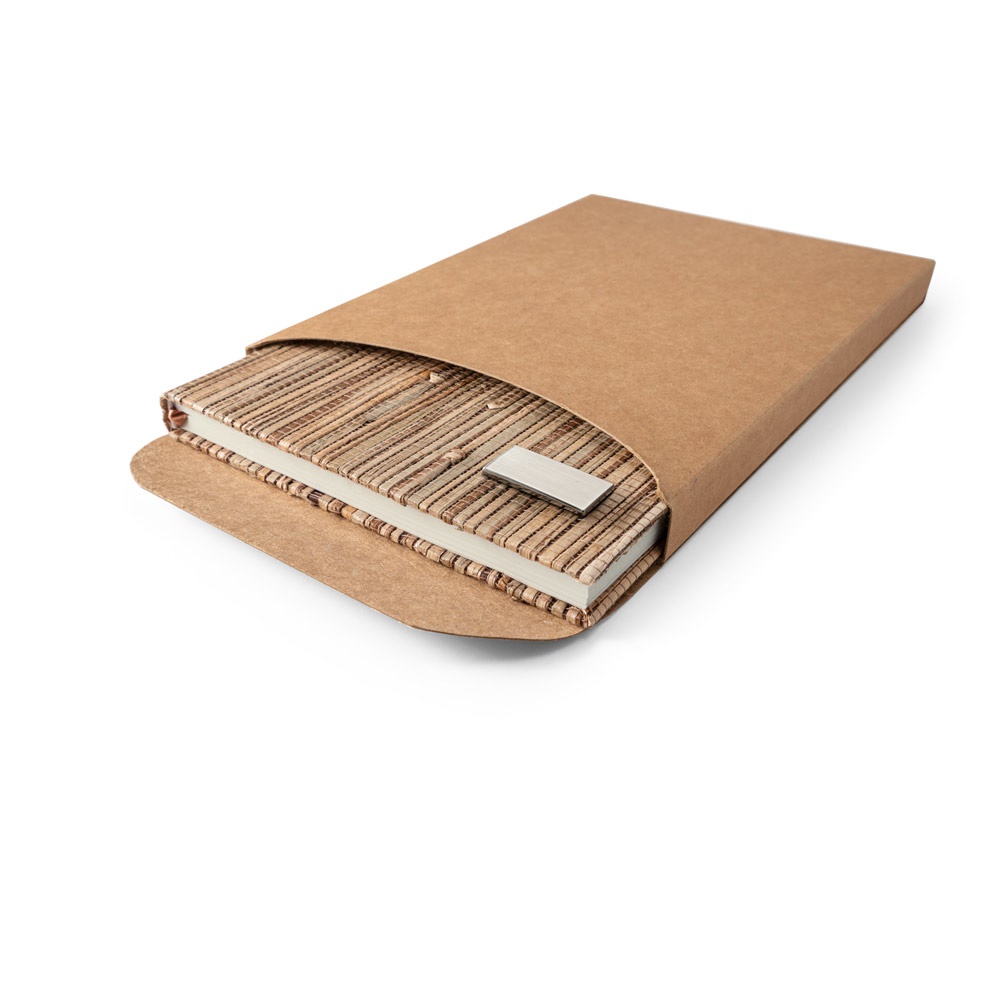 NERUDA. Libreta A5 de fibra de paja natural con páginas rayadas con material certificado FSC™ y otros materiales controlados