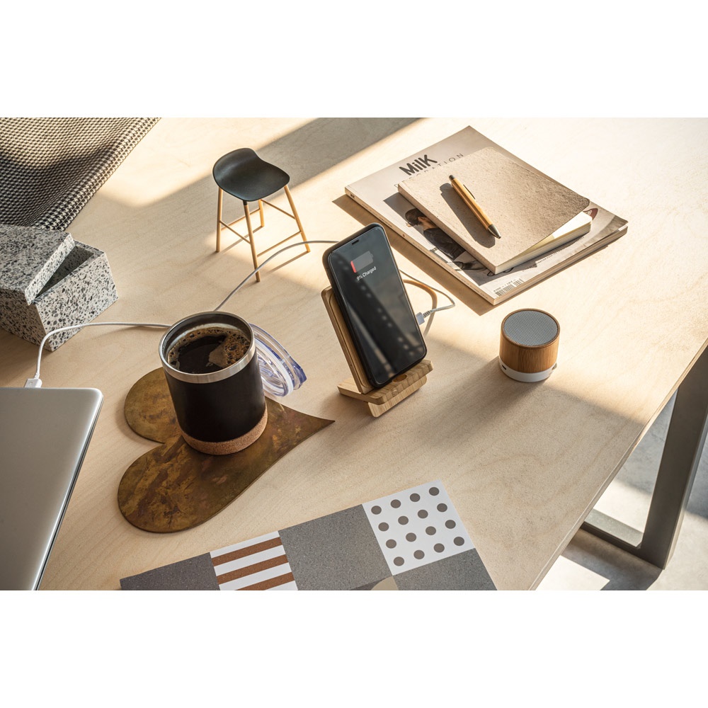 LANGE. Soporte para smartphone con cargador inalámbrico, rápido, de 15 W en bambú