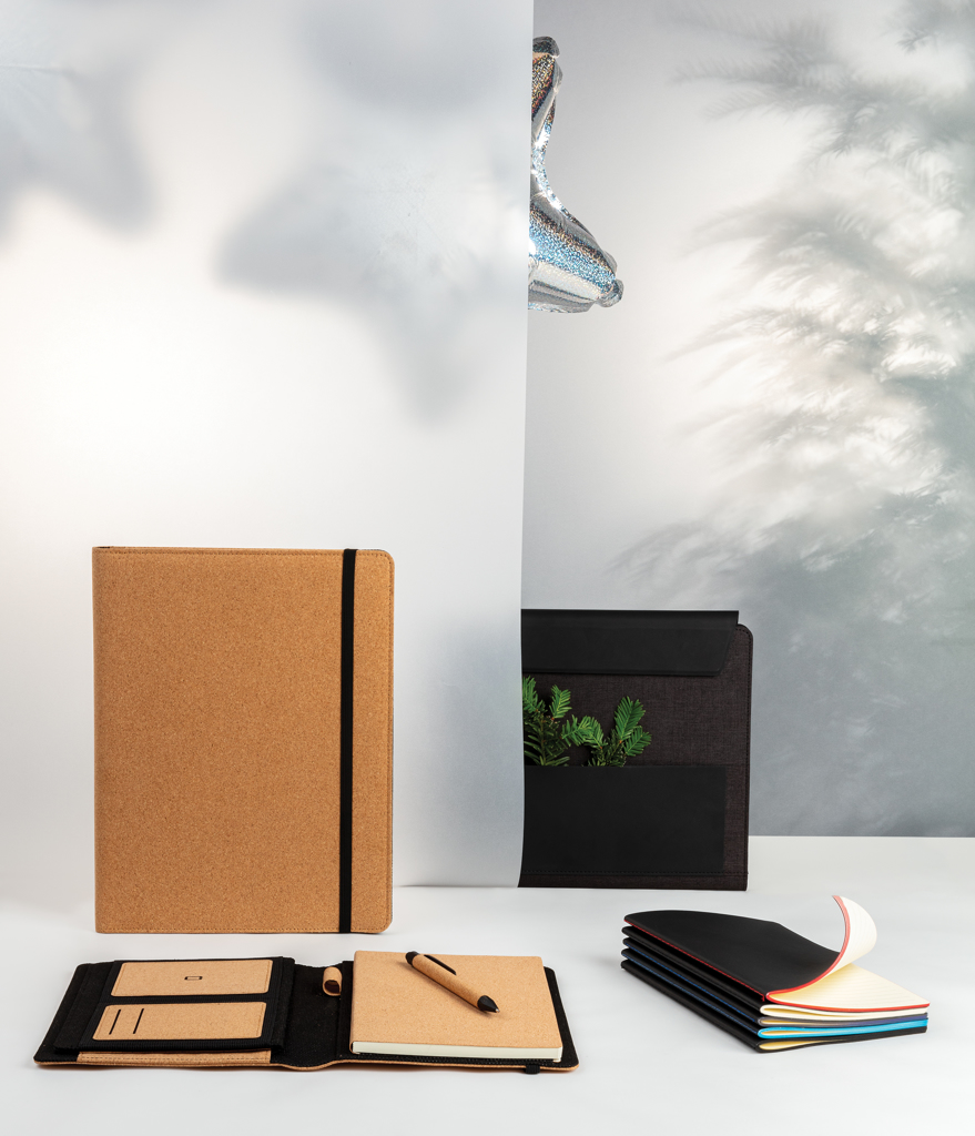 Libreta de corcho Deluxe A4 con bolígrafo