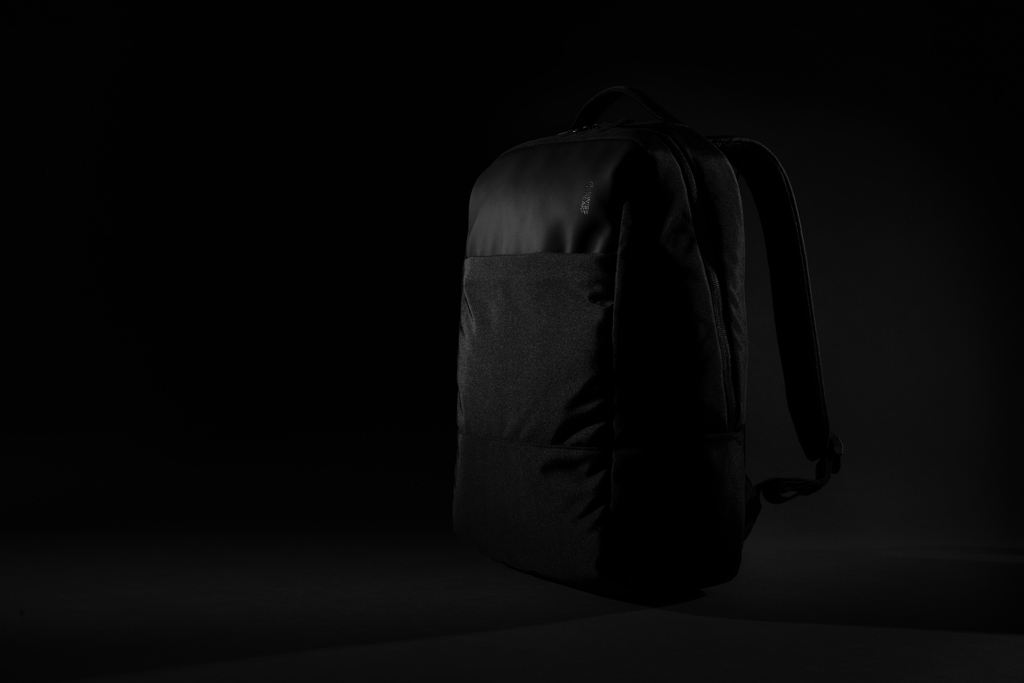 Mochila Swiss Peak AWARE™ RPET de 15,6"