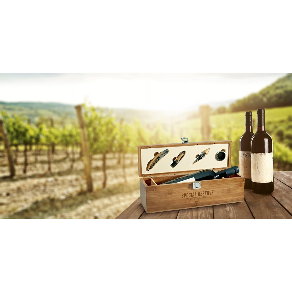 SYRAH. Set de vino suministrado en caja, fabricado en bambú, zinc y acero inoxidable