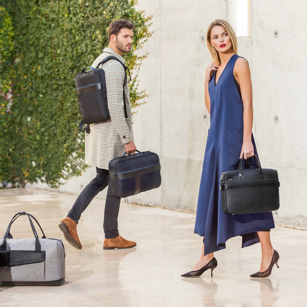 DYNAMIC BACKPACK I. Portátil de 15.6" y mochila de viaje