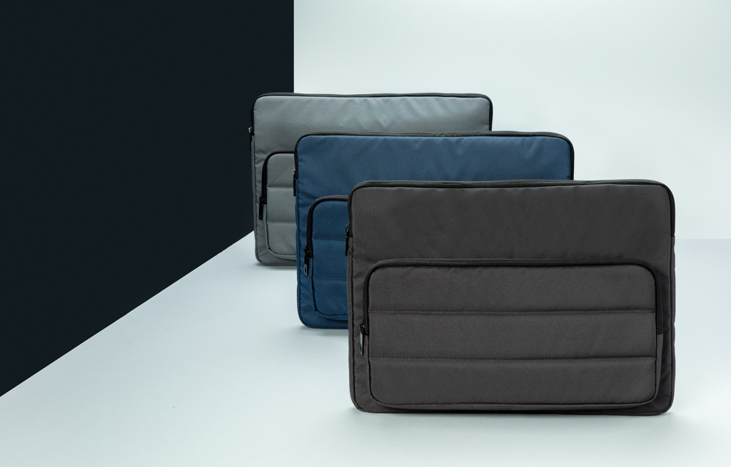 Funda para portátil Impact AWARE ™ RPET de 15,6"