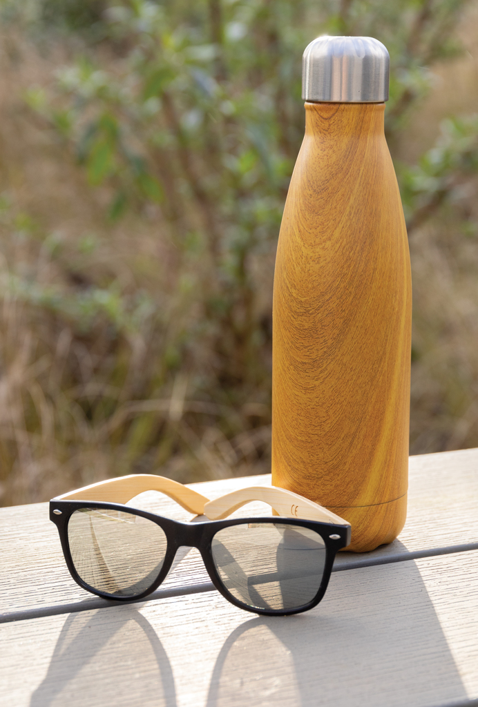 Botella aislada al vacío con estampado de madera