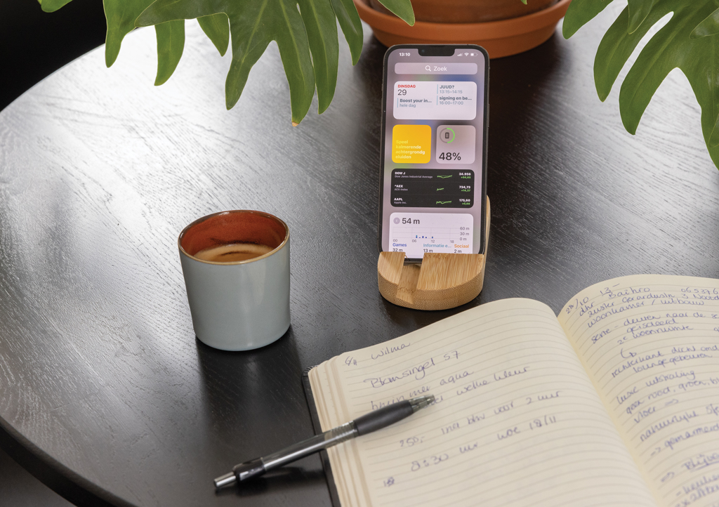 Soporte de bambú para tablet y teléfono