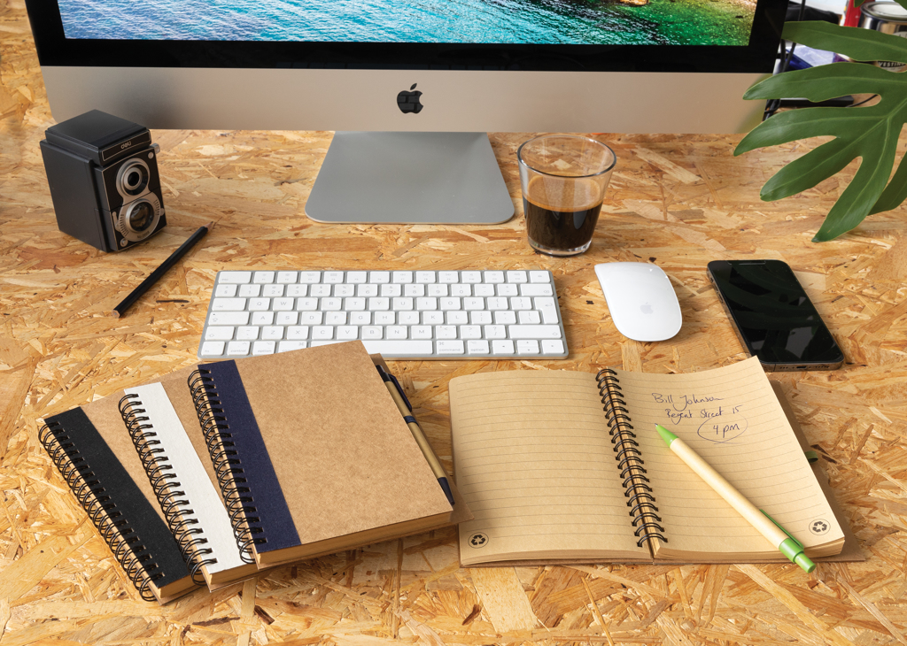 Cuaderno de espiral kraft con bolígrafo