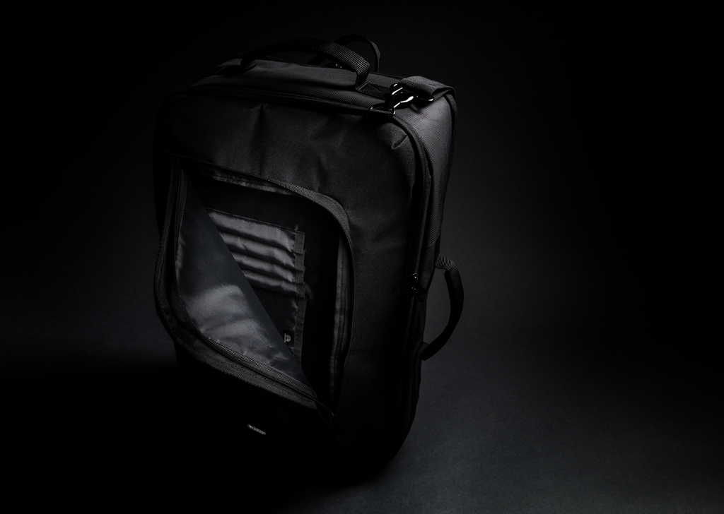 Mochila de viaje convertible Swiss Peak sin PVC