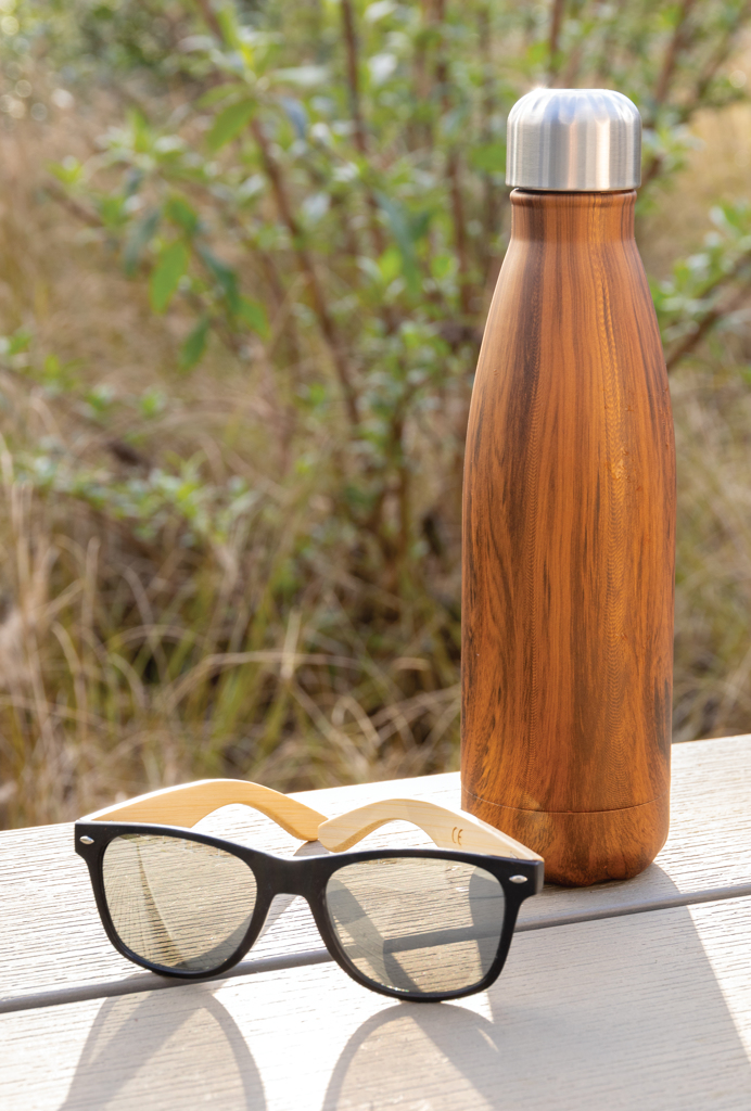 Botella aislada al vacío con estampado de madera