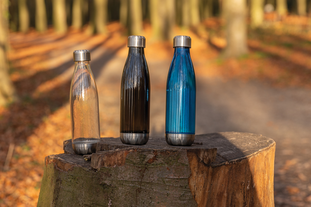 Botella de agua estanca con tapa de acero inoxidable.