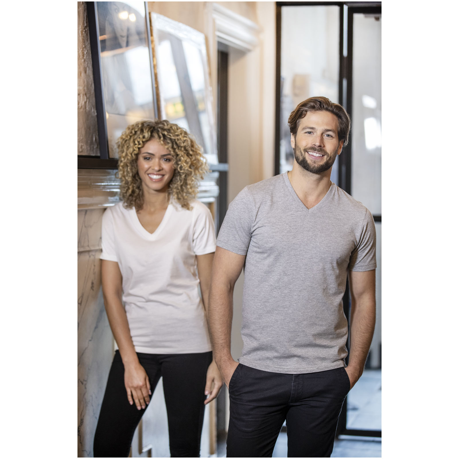 Camiseta de manga corta y cuello en V para hombre Somoto