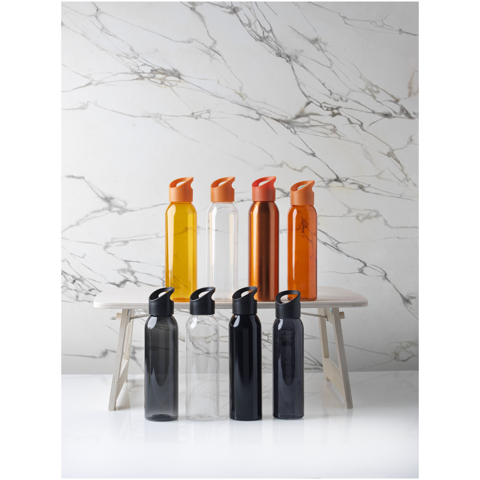 Botella de Tritan™ transparente con tapa de colores de 650 ml Sky