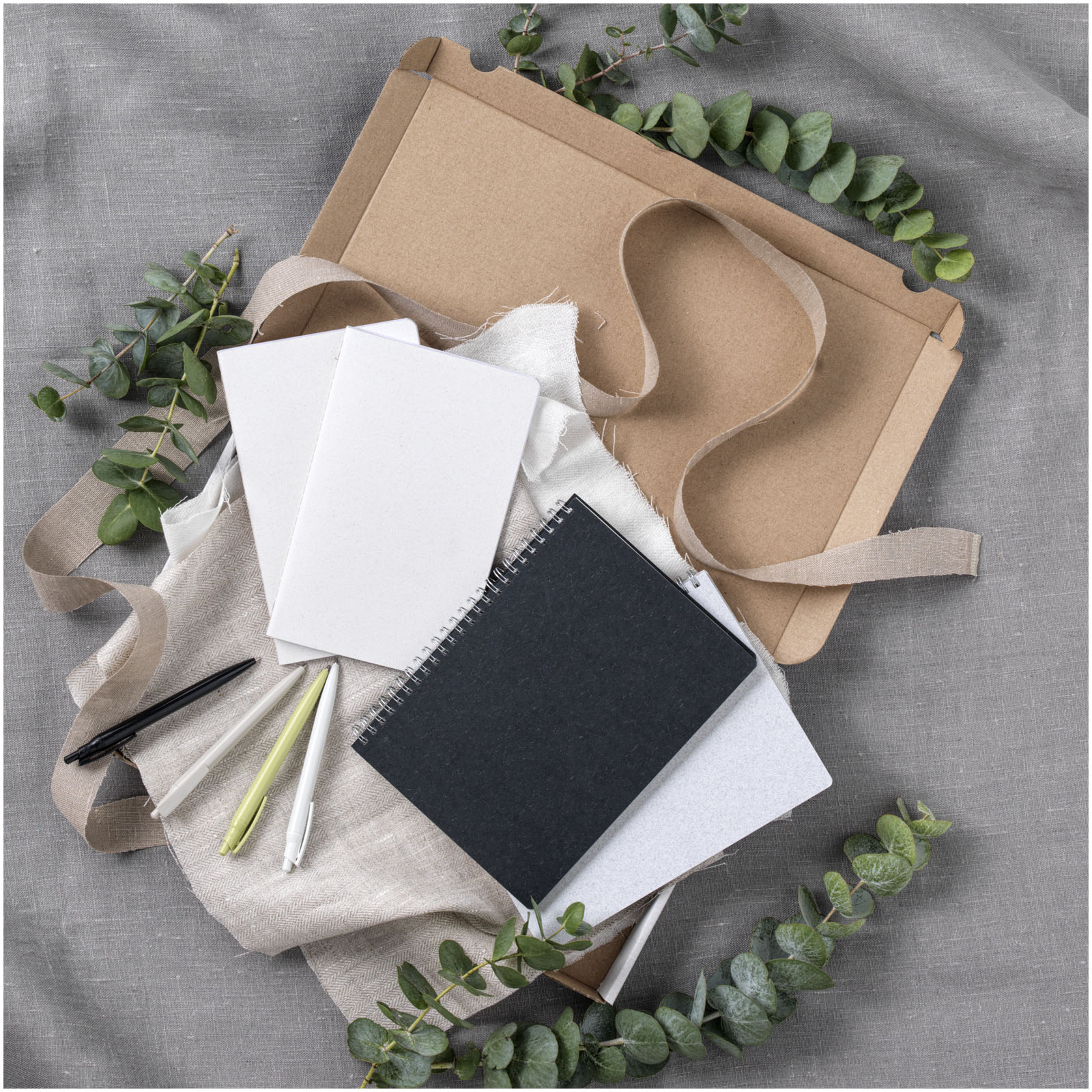 Libreta con tapa de papel triturado Fabia