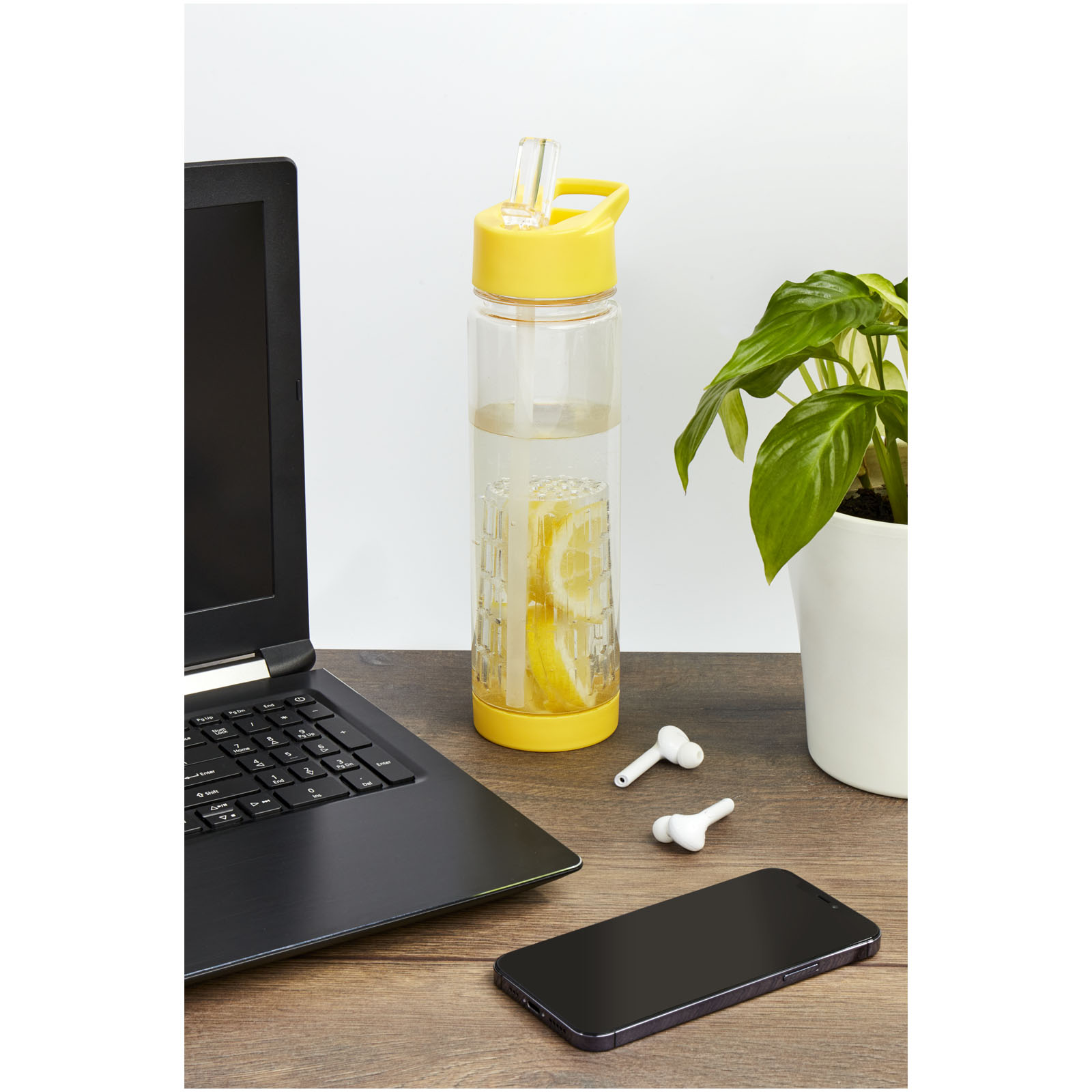 Botella de Tritan™ de 740 ml con infusor Tutti-frutti