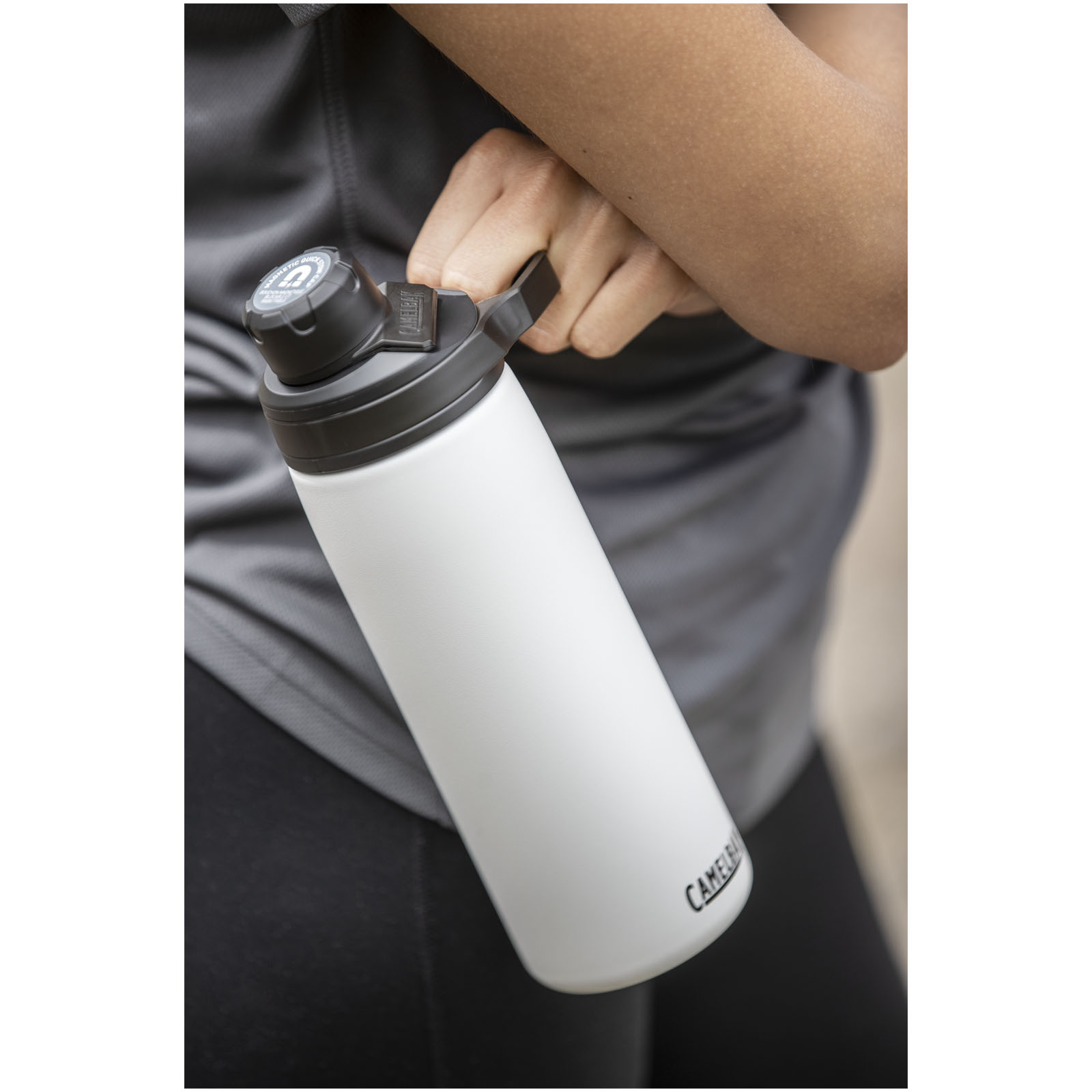 CamelBak® bidón de 600 ml con aislamiento de cobre al vacío Chute Mag