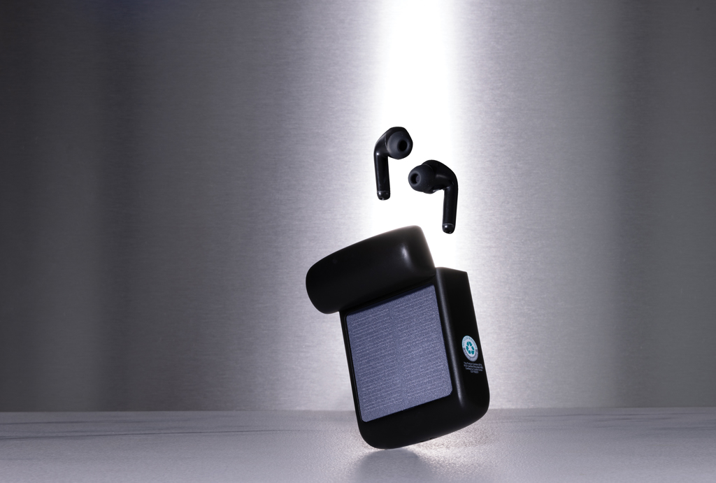 Auriculares solares de plástico reciclado RCS Skywave