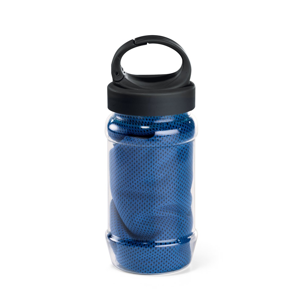 ARTX PLUS. Conjunto que incluye una botella hecha en PP y PET y una toalla refrescante deportiva de poliamida y poliéster