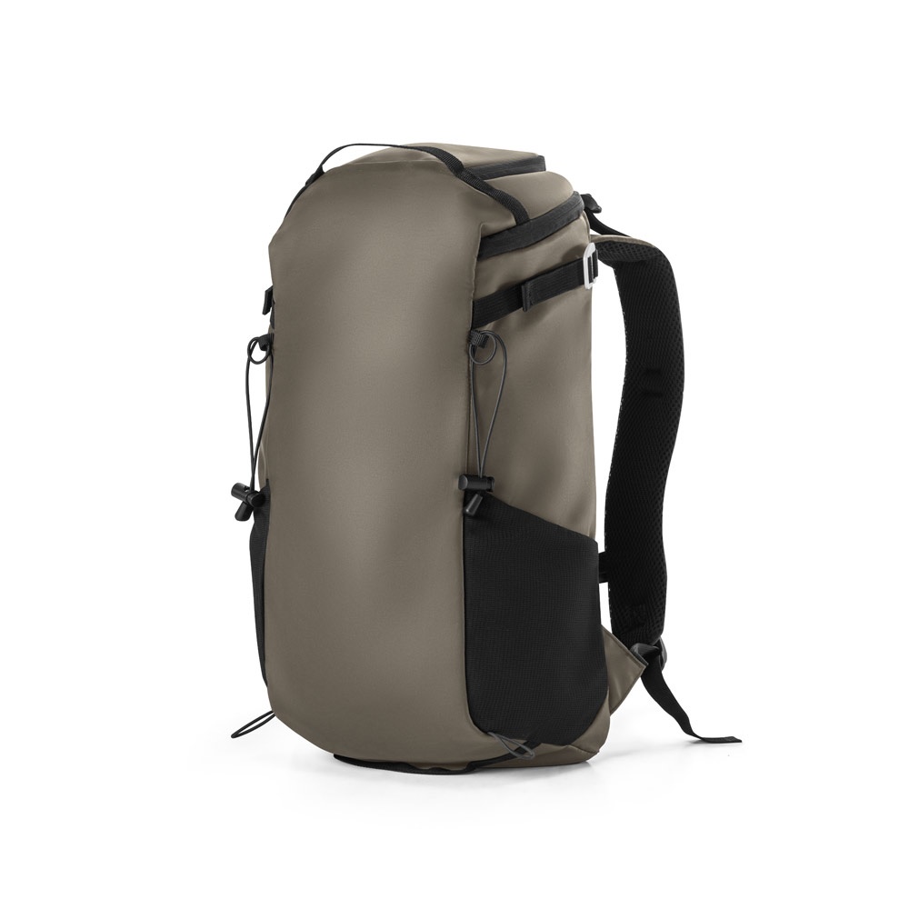 ALASCA. Mochila de senderismo con revestimiento impermeable