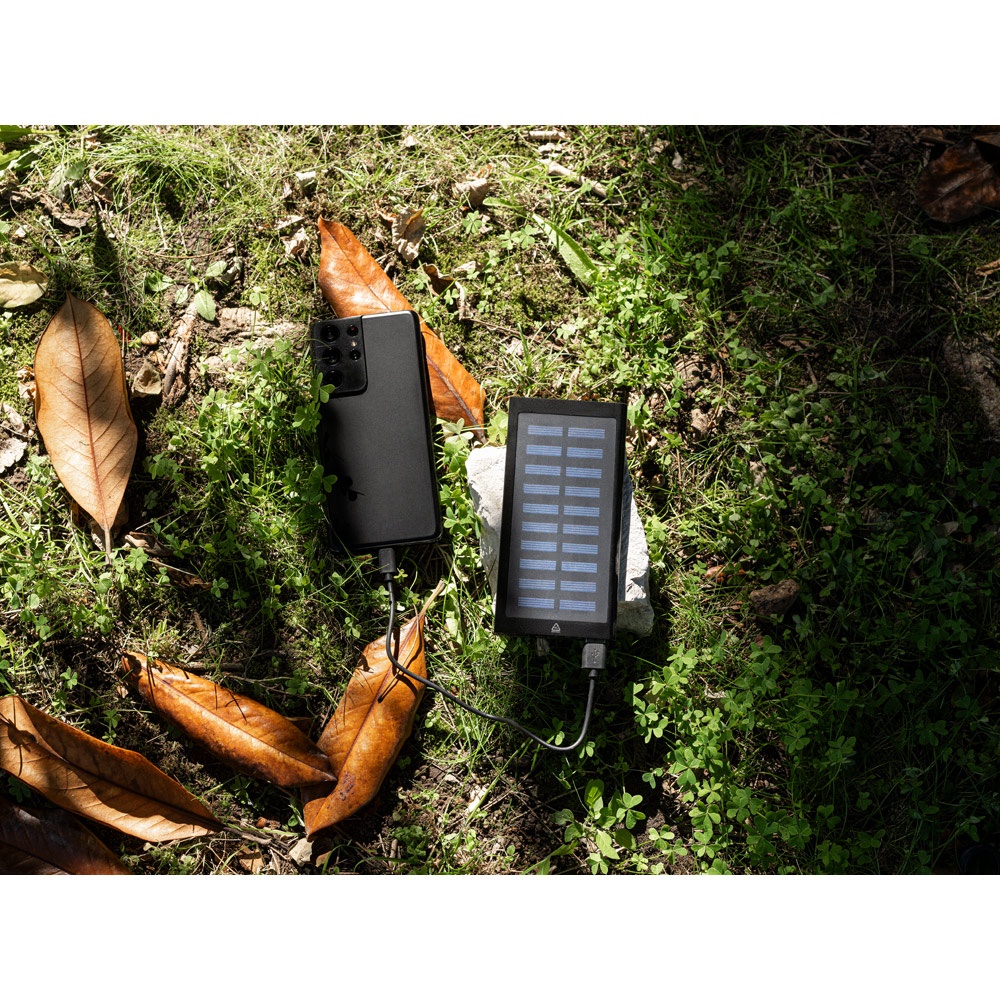 CLERK. Power bank 8'000 mAh con panel solar en aluminio 100% reciclado
