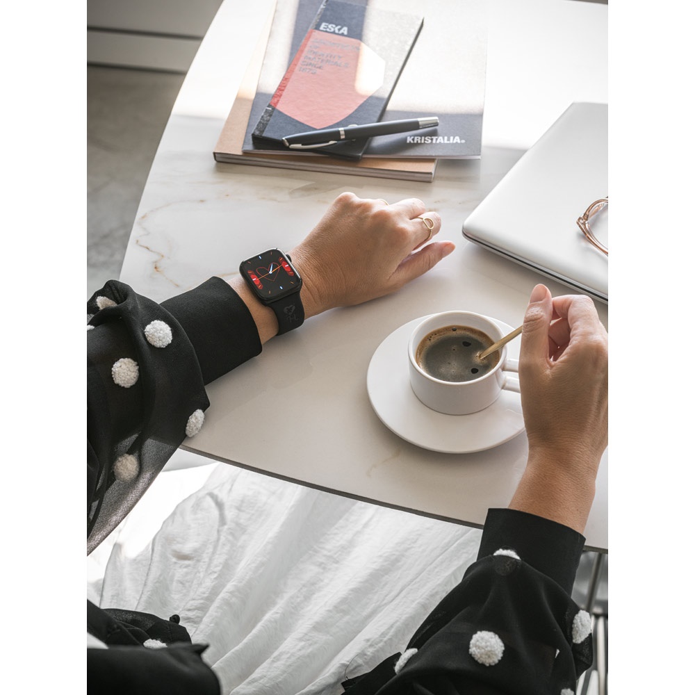 WILES. Smartwatch con pantalla de 1.85", IPX4 y 3 días de autonomía y correa de silicona