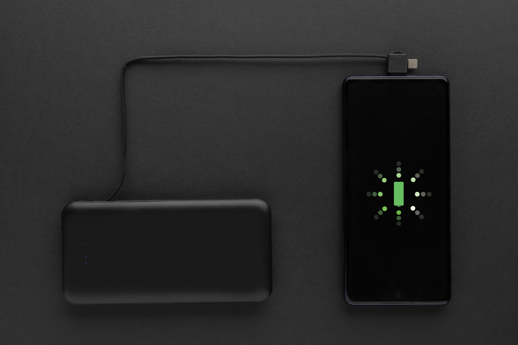Powerbank RCS plástico reciclado 10.000 mAh cable integrado