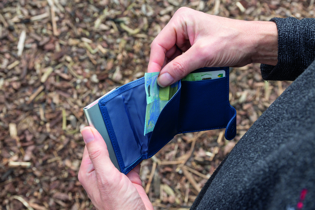 Cartera y tarjetero C-Secure RFID