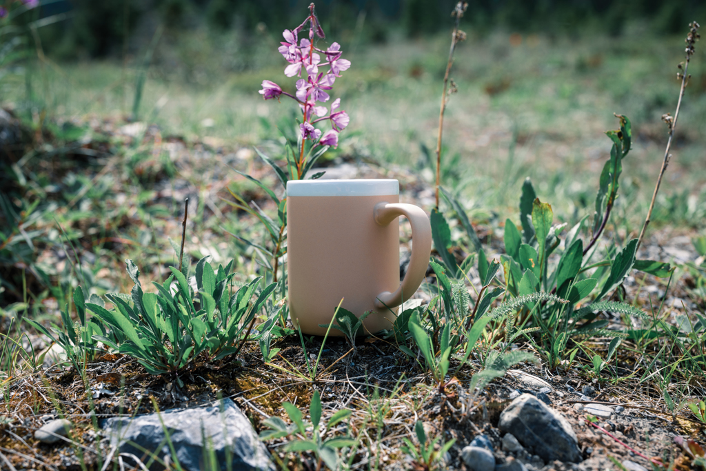 Taza de cerámica con borde blanco 300ml.