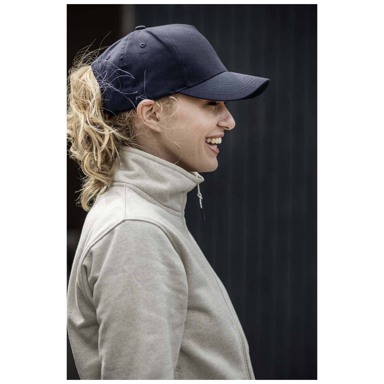 Gorra de material reciclado de cinco paneles Aware™ Onyx