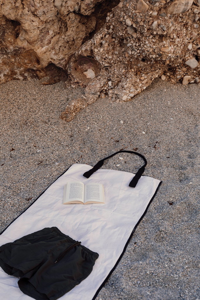 Toalla de playa de lona reciclada VINGA Volonne AWARE™