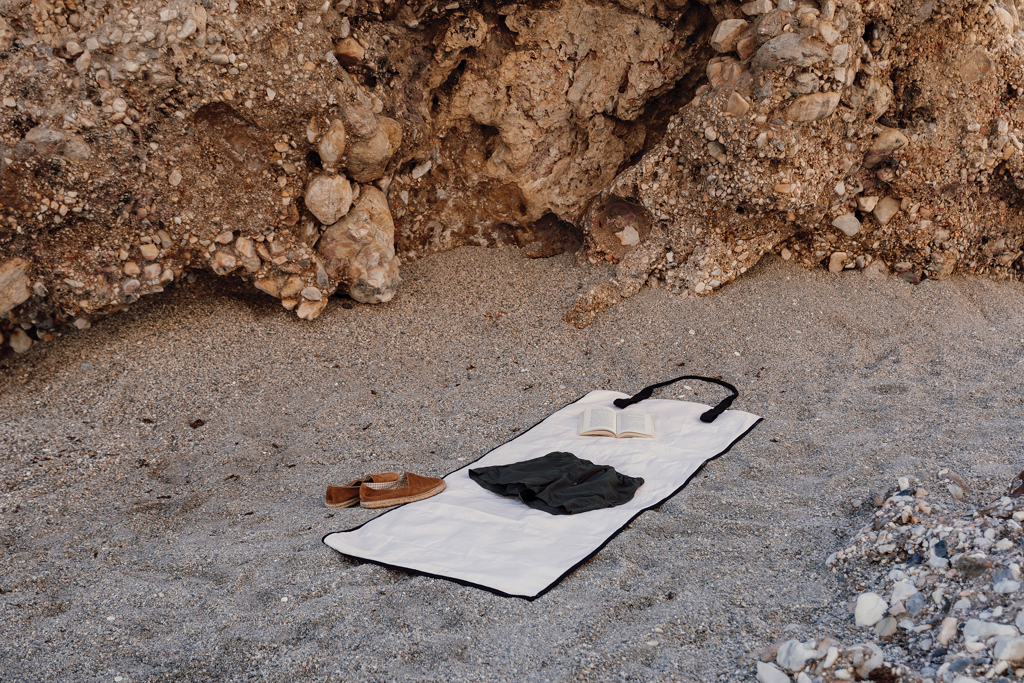 Toalla de playa de lona reciclada VINGA Volonne AWARE™