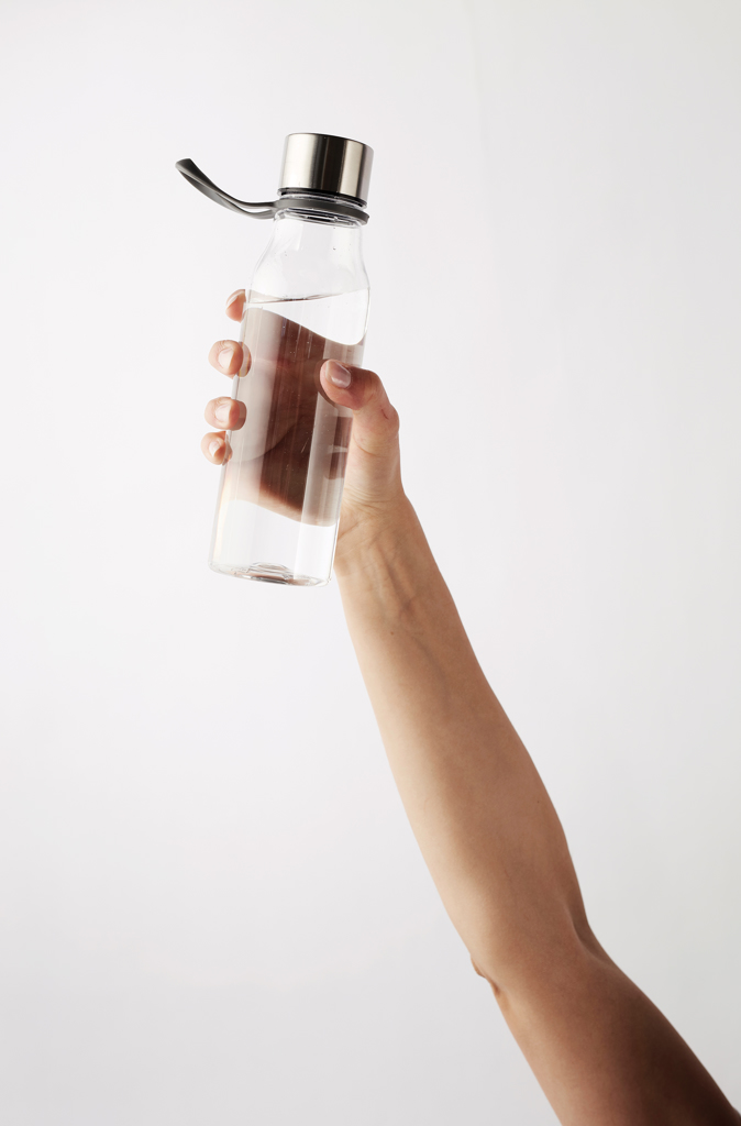 VINGA Botella de agua de tritán Lean