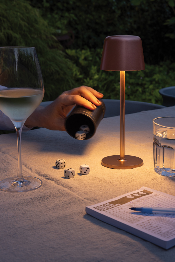 Lámpara de mesa Zenic RCS plástico reciclado recargable USB