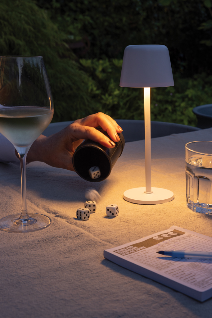 Lámpara de mesa Zenic RCS plástico reciclado recargable USB