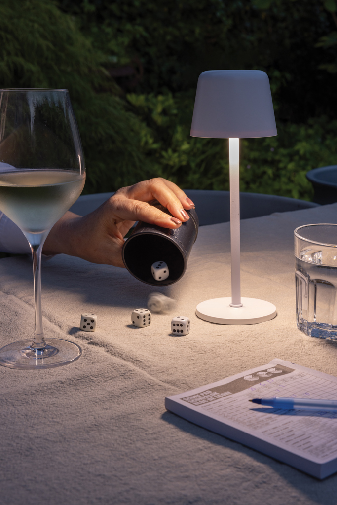 Lámpara de mesa Zenic RCS plástico reciclado recargable USB