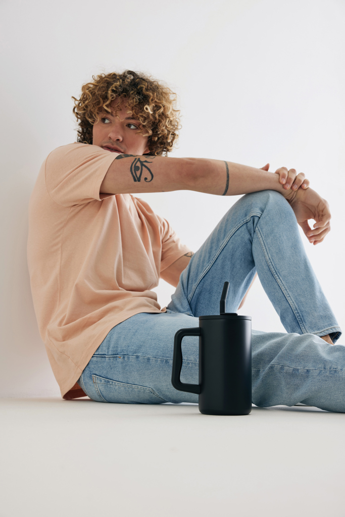 Taza Cube de acero reciclado RCS de 800ml.
