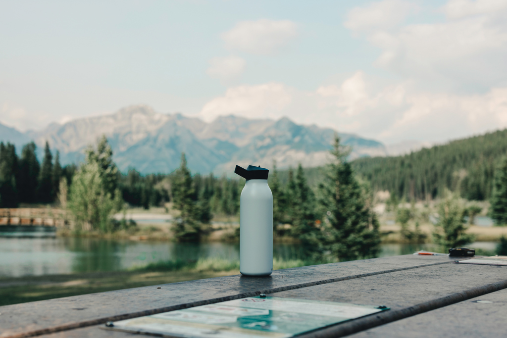 Botella de agua Avira Ara RCS con tapa de acero 500ML