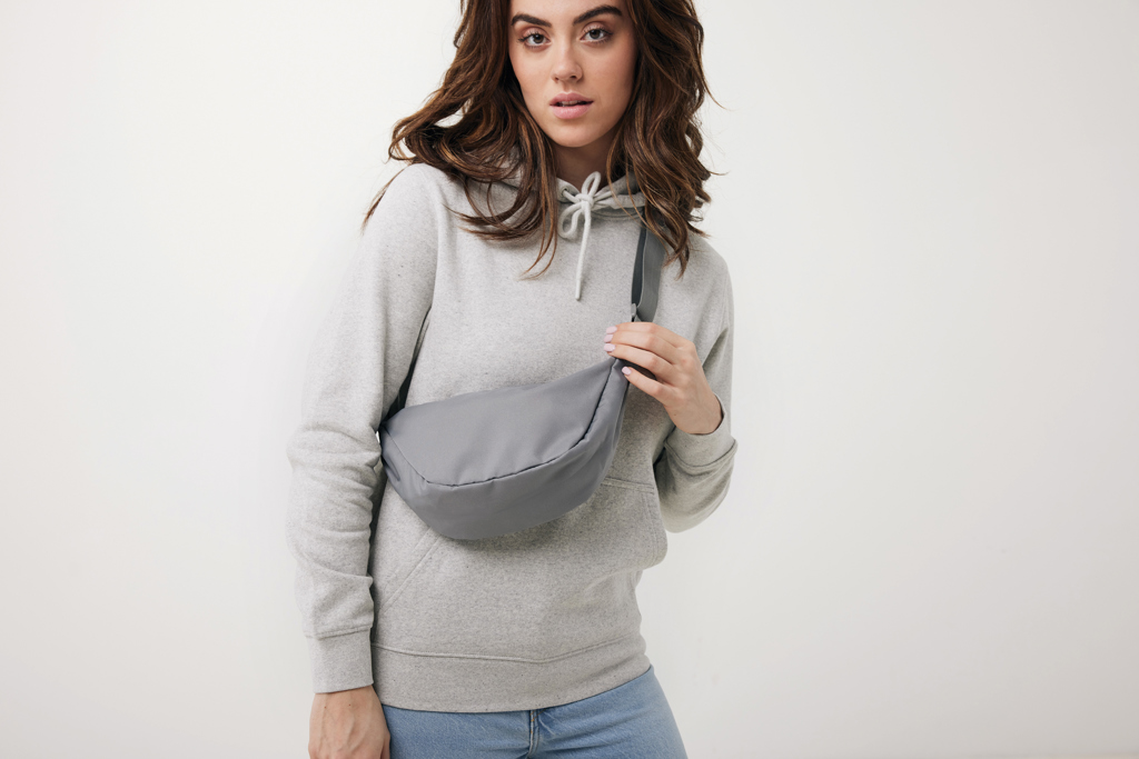 Bolsa bandolera Crescent AWARE™ de RPET
