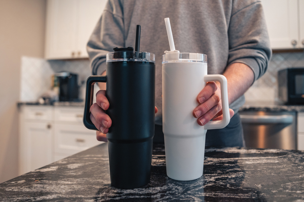Vaso Tana RCS plástico reciclado con asa 900ML