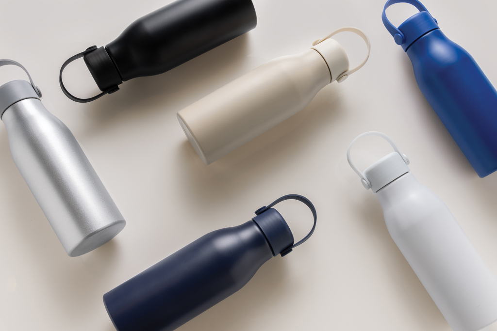 Botella de aluminio reciclado 680m Pluto RCS