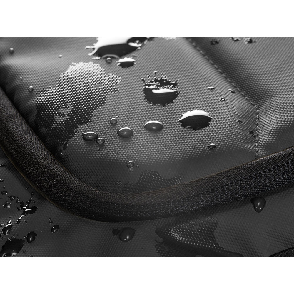 TOULON. Mochila para portátil fabricada en poliéster reciclado 600D de alta densidad 16"