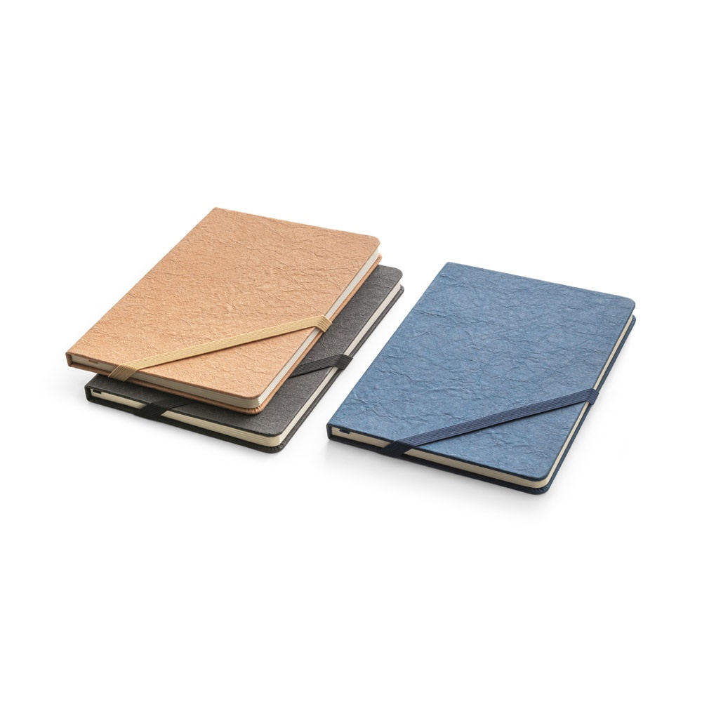HUXLEY. Libreta A5, fabricado con papel resistente al agua, con páginas a rayas fabricadas con un material certificado FSC™ y otros materiales controlados