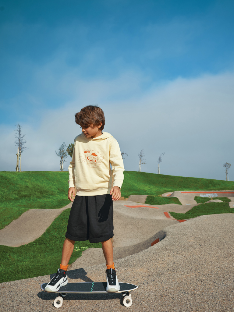 Sudadera Iqoniq Yengo capucha de algodón reciclado niños