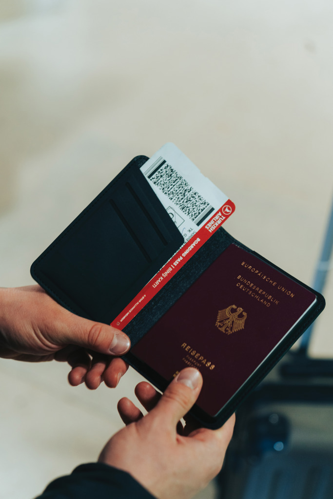 Porta pasaporte Trackmate poliéster RCS con localización