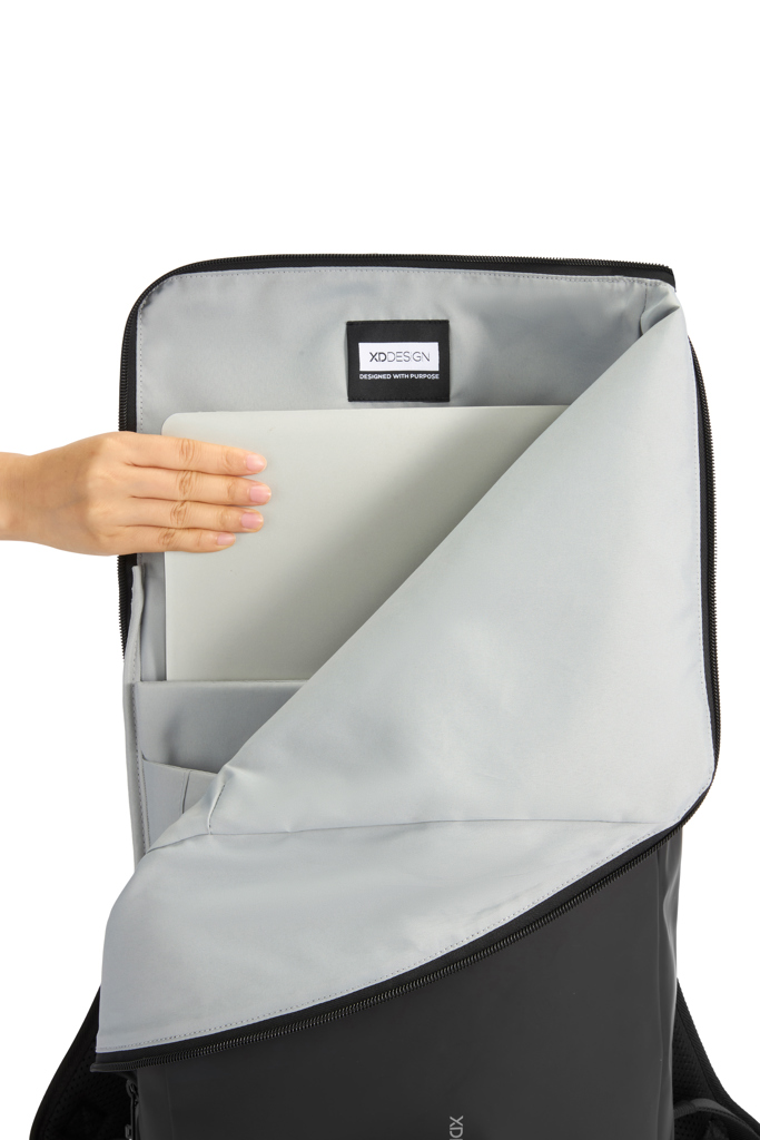 Mochila urbana resistente al agua con solapa