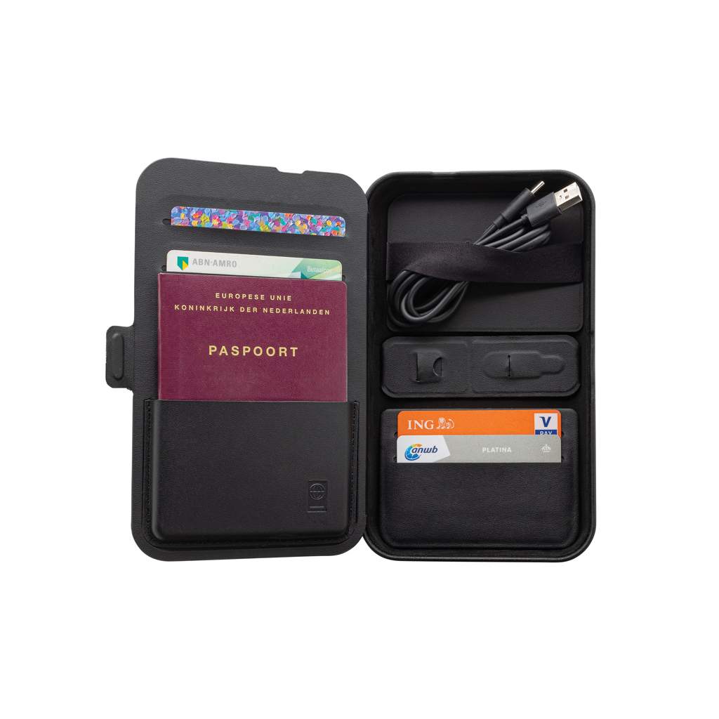 Estuche viaje reciclado RCS Swiss Peak con cargador 3 en 1