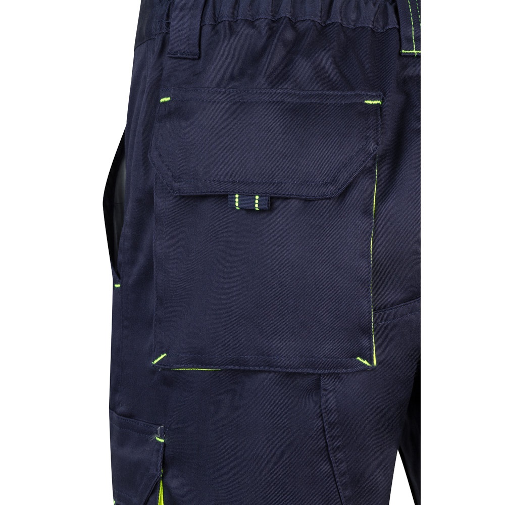 VL HEMERA. Bermudas elásticas bicolor y multibolsillos (240 g/m²), en algodón (46%), EME (38%) y poliéster (16%)