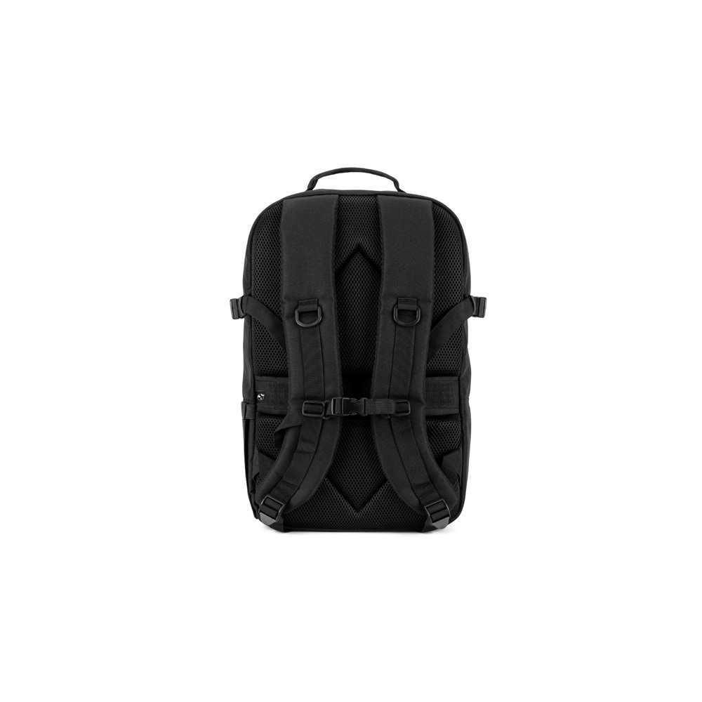 EDINBURGH BPACK. Mochila de estilo militar en poliéster reciclado 600D, alta densidad y forro en poliéster reciclado 210D 17'3’