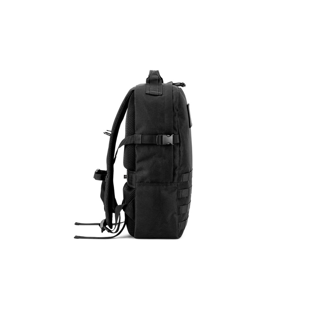EDINBURGH BPACK. Mochila de estilo militar en poliéster reciclado 600D, alta densidad y forro en poliéster reciclado 210D 17'3’