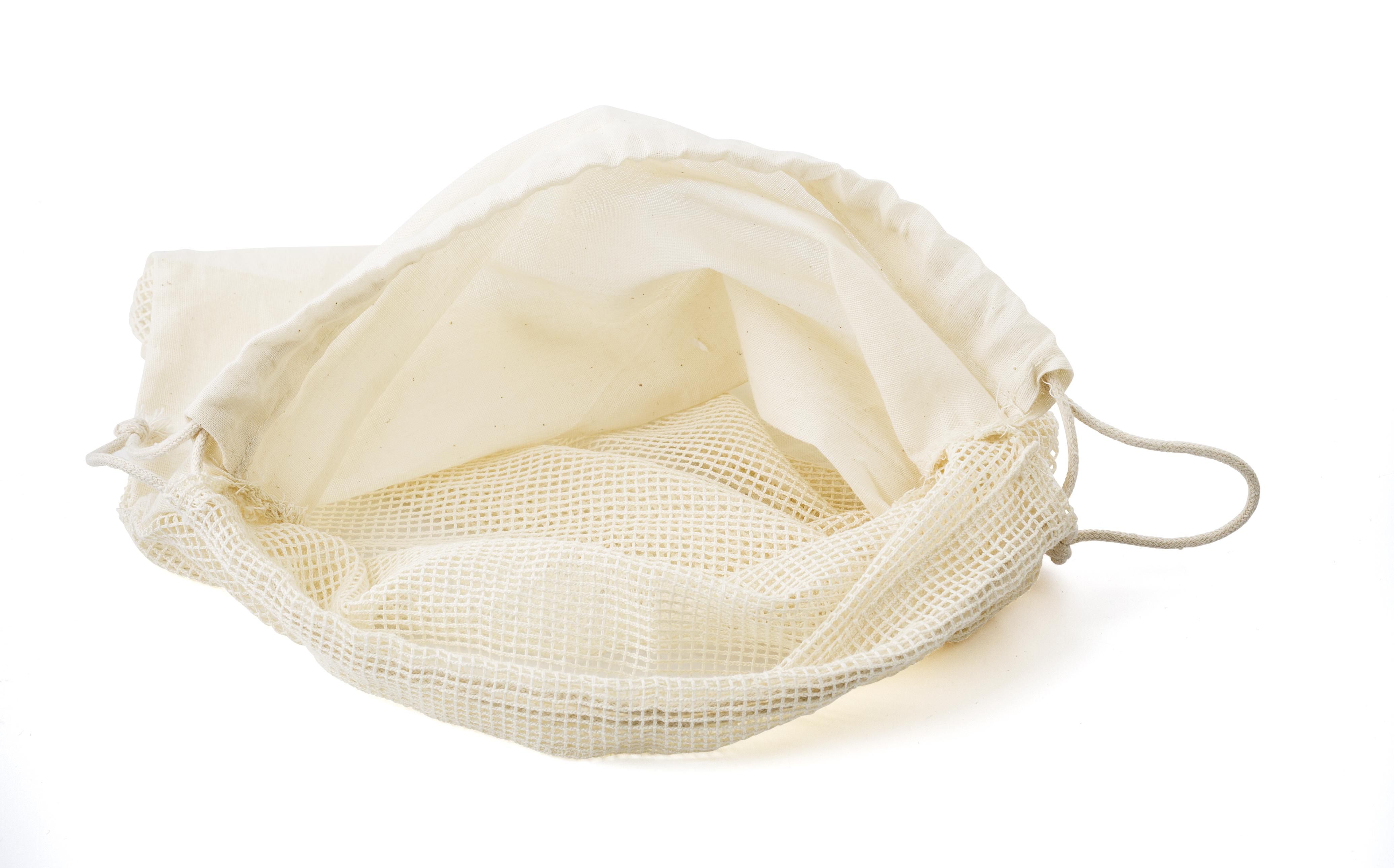 Bolsa 100% algodón orgánico con rejilla en un lateral. Freddy