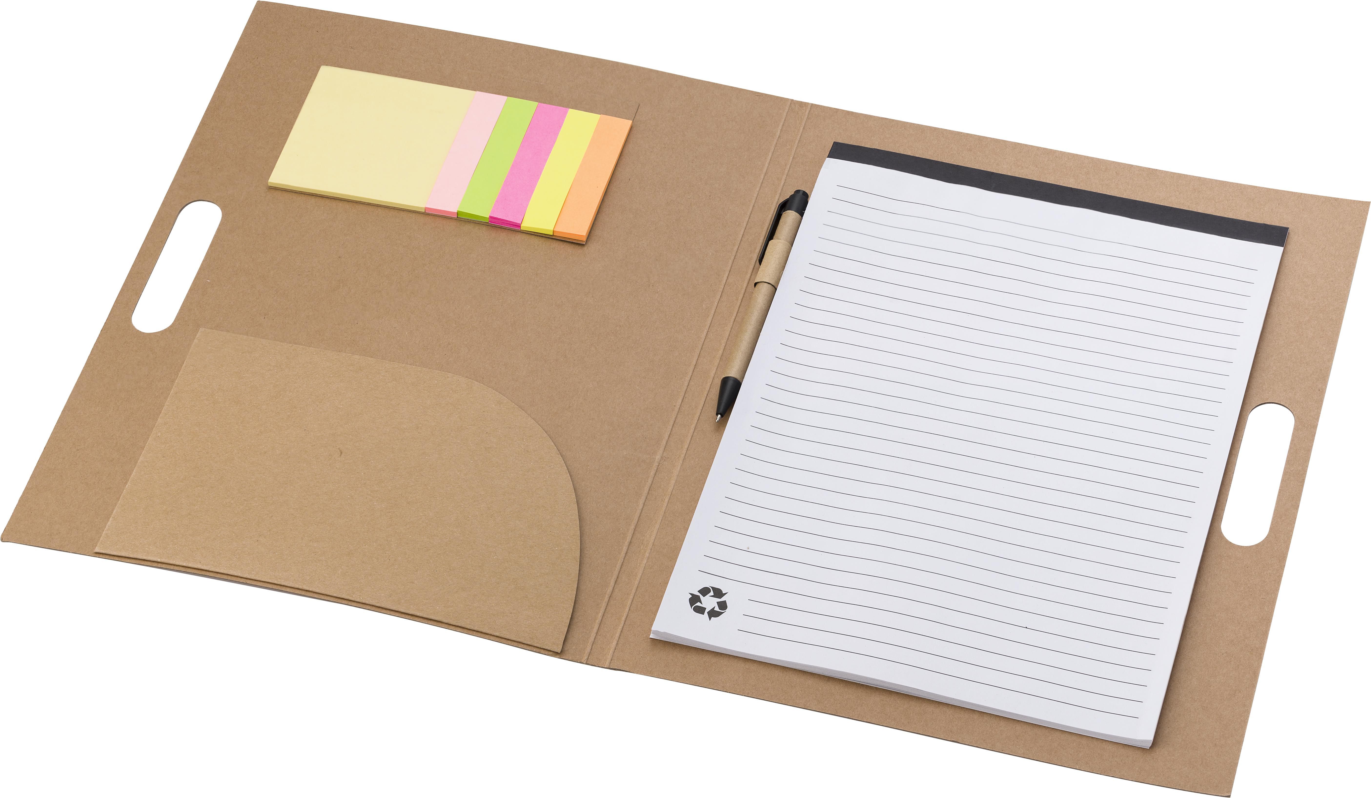 CarPETa de cartón con set de escritura Charlie